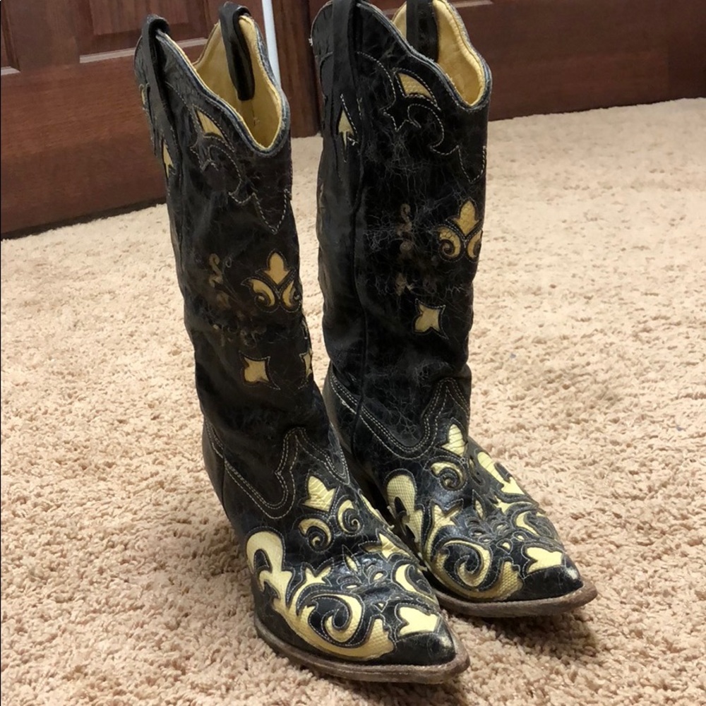 Corral Snip Toe boots